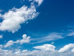 PS调出超漂亮蓝天白云照片