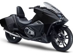 科幻拉风的本田NM4 Vultus摩托车设计