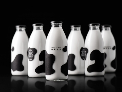 创意牛奶包装瓶设计