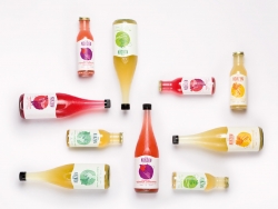 鲜榨果汁瓶子和标签设计